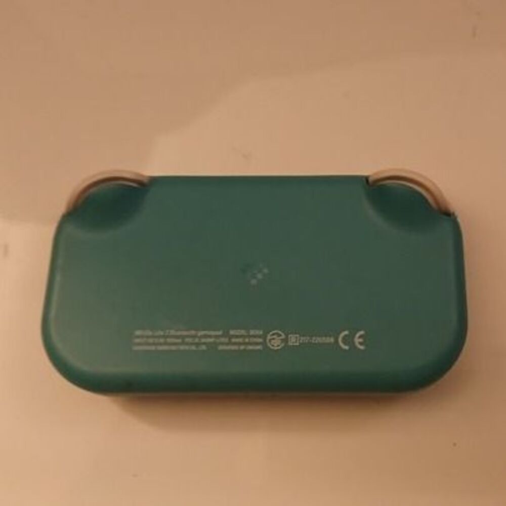 8Bitdo Lite 2 Bluetooth Gamepad for Switch, Switch Lite, Android + Raspberry PI - Picture 2 of 2
